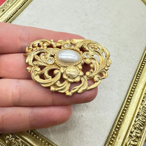 Vintage Jewelry Gold Tone Victorian Brooch With Rhinestones and Faux Pearl - Picture 2 of 3